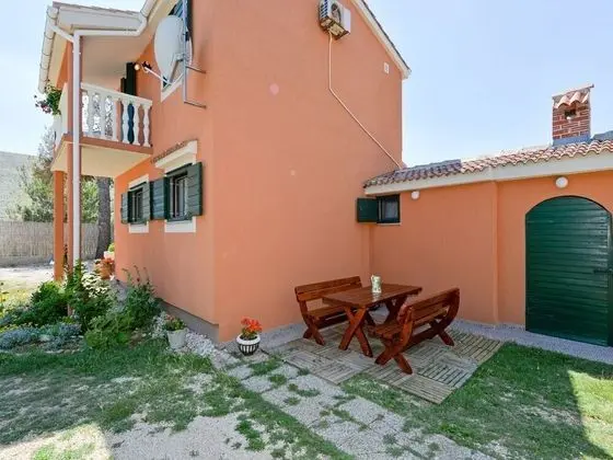 Ev (Marija - 70 m from beach - H(4+2))