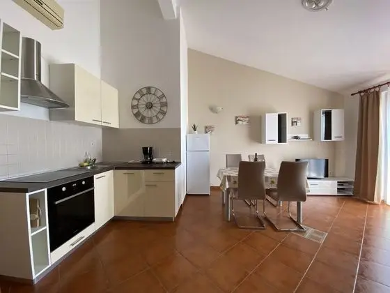 Standard Apart Daire, Kısmi Deniz Manzaralı