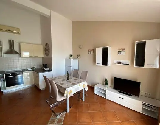 Standard Apart Daire, Kısmi Deniz Manzaralı