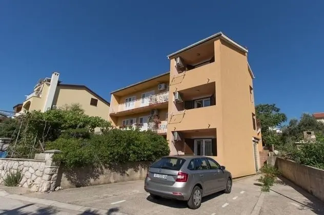 Apart Daire (Marija - with parking - A2(4+1) Prvi )