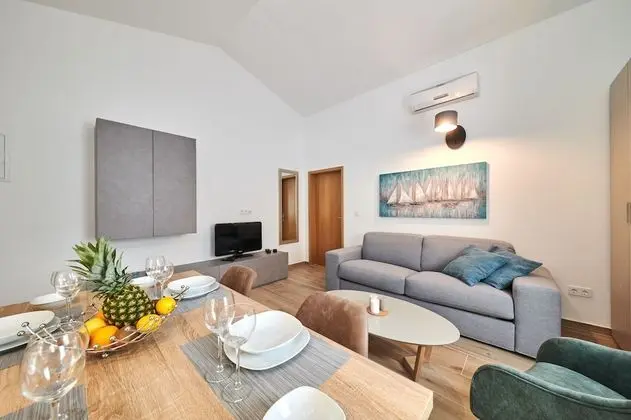 One Bedroom Apartment