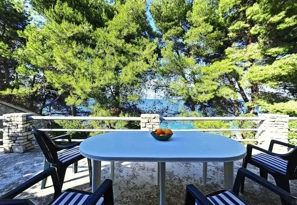 Ev (Villa Marijeta - 20 m from sea - H(7+)