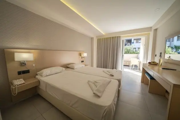Deluxe Tek Büyük Yataklı Oda (with Outdoor Jetted Tub)