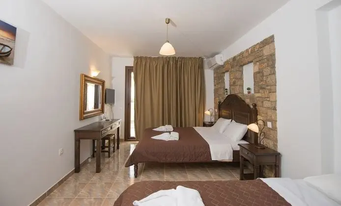 Stüdyo, Deniz Manzaralı (for 3)