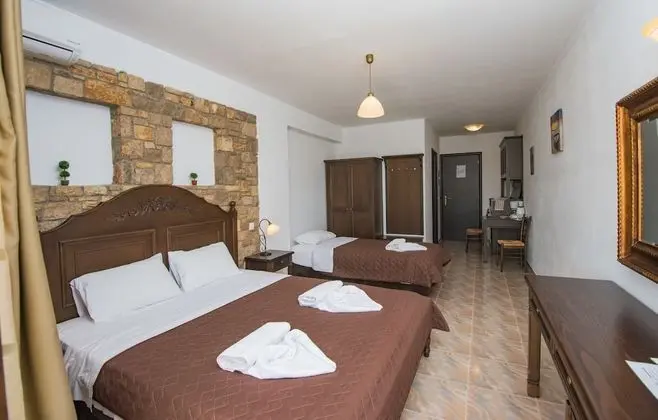 Stüdyo, Deniz Manzaralı (for 3)