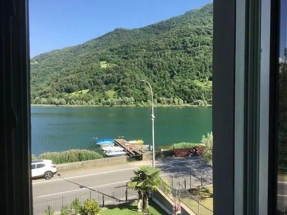 Villa, 4 Yatak Odası, Göl Kenarı