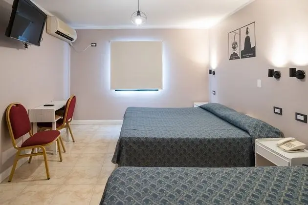 Üç Kişilik Oda