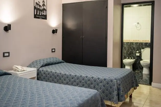 Üç Kişilik Oda