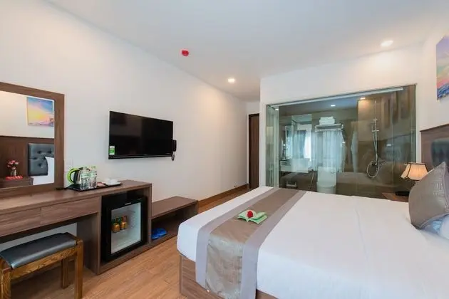 Deluxe Tek Büyük Yataklı Oda, Balkon, Deniz Manzaralı