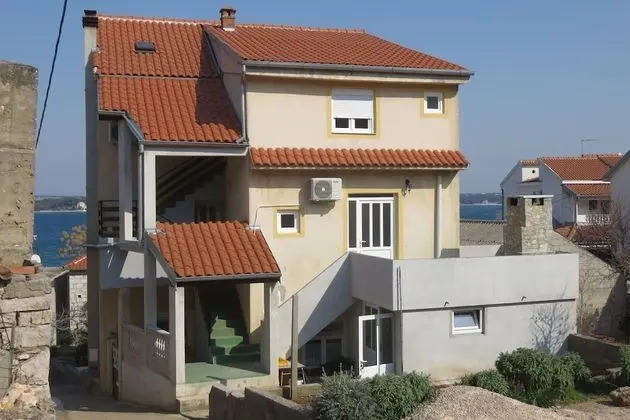 Apart Daire (Marin - 100m from the beach with park)