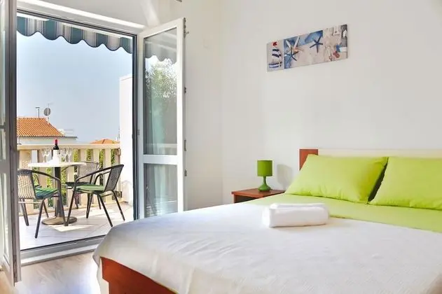 Apart Daire ( Marin - 100m from the sea - A1(2+2))