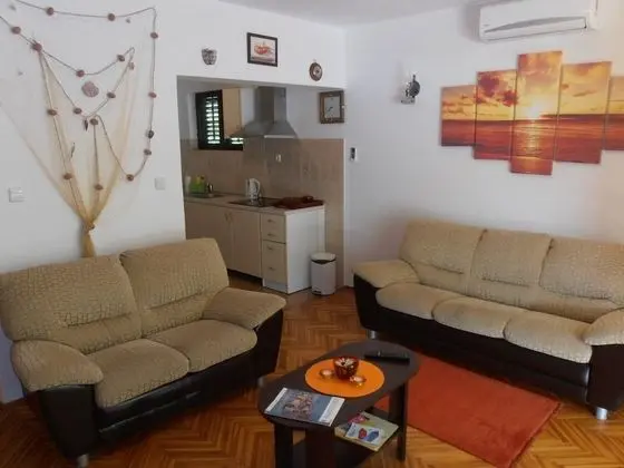 Apart Daire (Marin - 40 m from sea - A1(4+2))