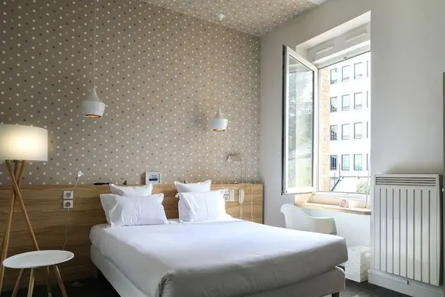 Premium Tek Büyük Yataklı Oda