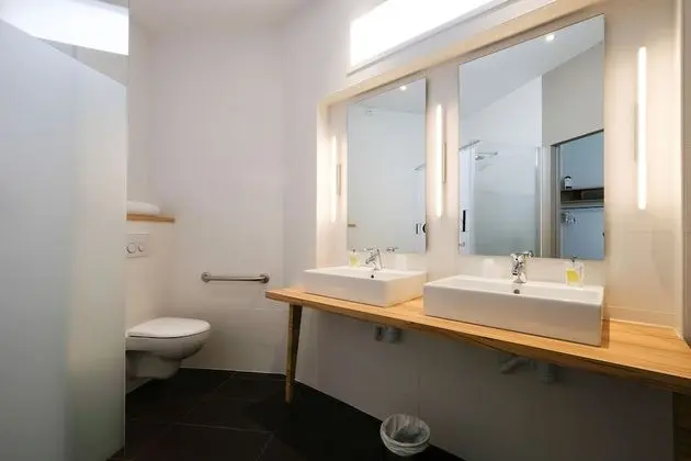 Premium Tek Büyük Yataklı Oda