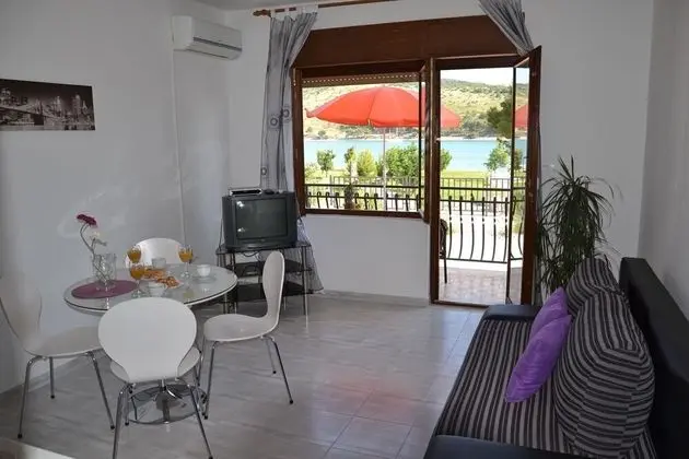 Apart Daire (Marin1 - near pebble beach - A1(2+2))