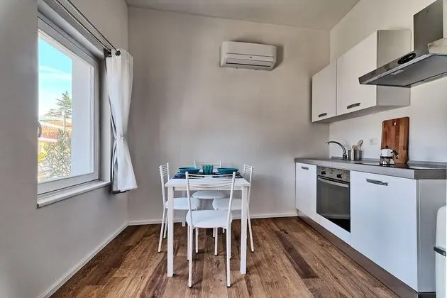 Apart Daire, Göl Manzaralı