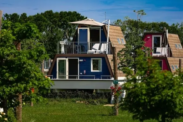 Dubleks, 2 Yatak Odası, Teras, Avlu (Garden Houseboat)