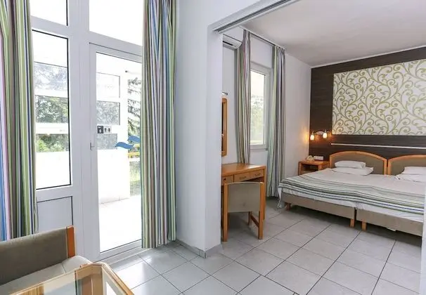 Executive Apart Daire, Göl Manzaralı