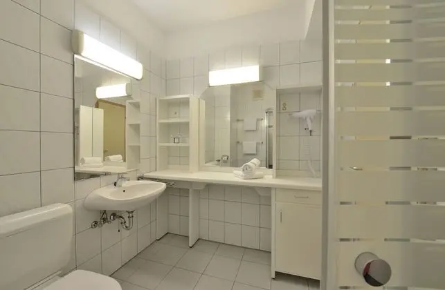 Executive Apart Daire, Göl Manzaralı