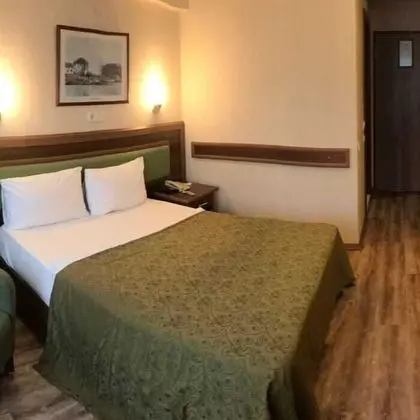 Standart Çift Kişilik Manzarasız Oda