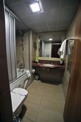Standart Çift Kişilik Manzarasız Oda