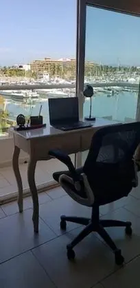 Suite Premium Vista a la Marina.