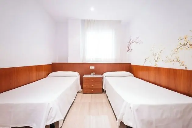 Apart Daire, 2 Yatak Odası, Balkon, Avlu Manzaralı