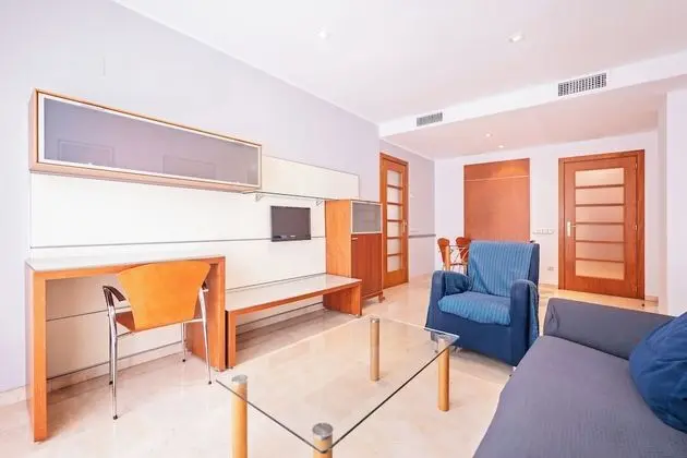 Apart Daire, 2 Yatak Odası, Balkon, Avlu Manzaralı