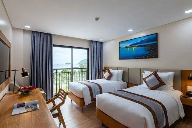 Deluxe Tek Büyük veya İki Ayrı Yataklı Oda, Marina Manzaralı