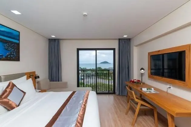 Deluxe Tek Büyük veya İki Ayrı Yataklı Oda, Marina Manzaralı