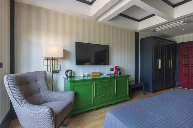 Deluxe Üç Kişilik Oda , Marina Manzaralı, Balkonlu