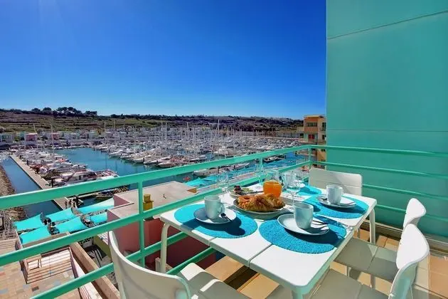 Apart Daire, 1 Yatak Odası, Balkon, Marina Manzaralı