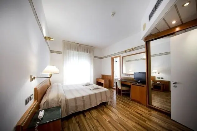 Tek Büyük veya İki Ayrı Yataklı Oda