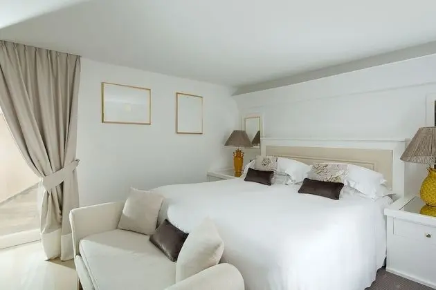 SUITE SEA VIEW WITH POOL
