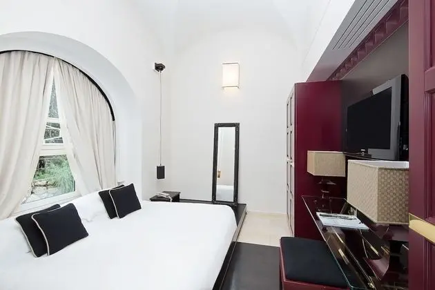 SUITE SEA VIEW WITH POOL