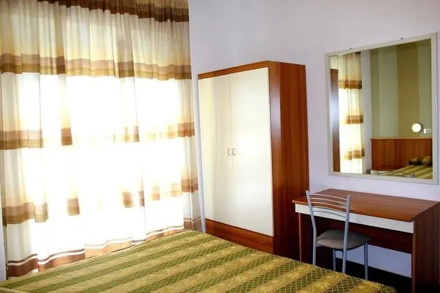 Tek Büyük veya İki Ayrı Yataklı Oda, Deniz Manzaralı
