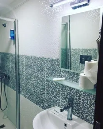 Tek Kişilik, Şehir Manzaralı