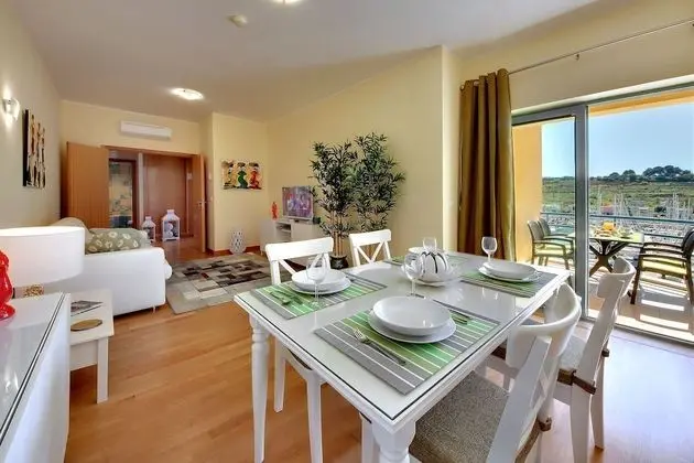 Apart Daire, 1 Yatak Odası, Balkon, Marina Manzaralı
