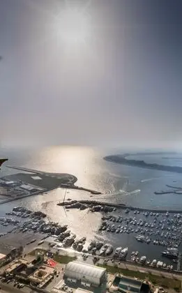 Basic Oda, Sadece kadınlar için, Kısmi Deniz Manzaralı, Kule