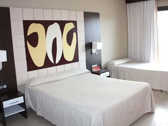 Tek Büyük Yataklı Oda (with sofa bed- 3 adults)