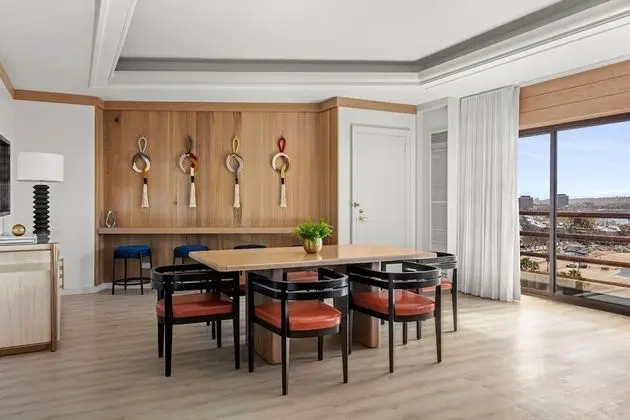 Executive Süit, 1 En Büyük (King) Boy Yatak ve Çekyat (Mobility/Hearing Access, Roll-In Shwr)