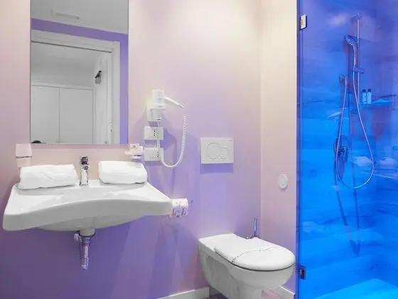 Tek Büyük veya İki Ayrı Yataklı Oda, Balkon