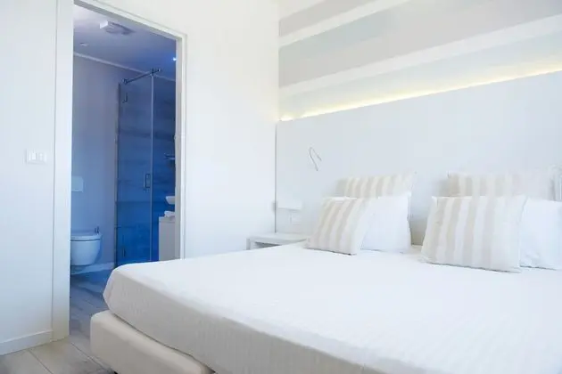 Tek Büyük veya İki Ayrı Yataklı Oda, Deniz Manzaralı