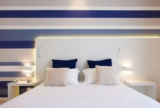 Üç Kişilik Oda, 1 Yatak Odası