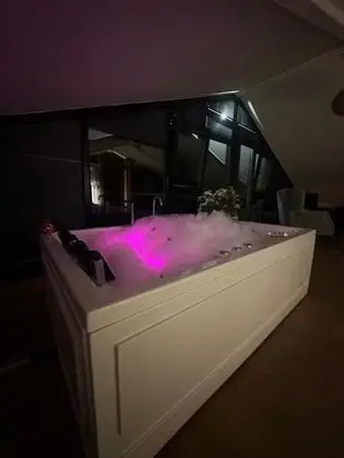 King Suite Jakuzili Oda