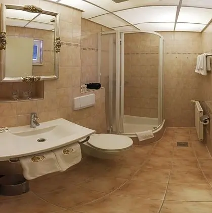 Comfort room with balcony