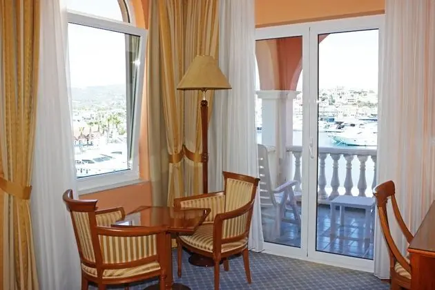 Superior suite with balcony