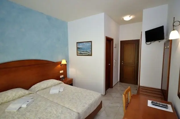 Tek Büyük veya İki Ayrı Yataklı Oda, 1 Yatak Odası, Sigara İçilmez, Bahçe Manzaralı