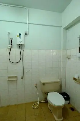 Double Room shared bathroom fan no balcony (302)