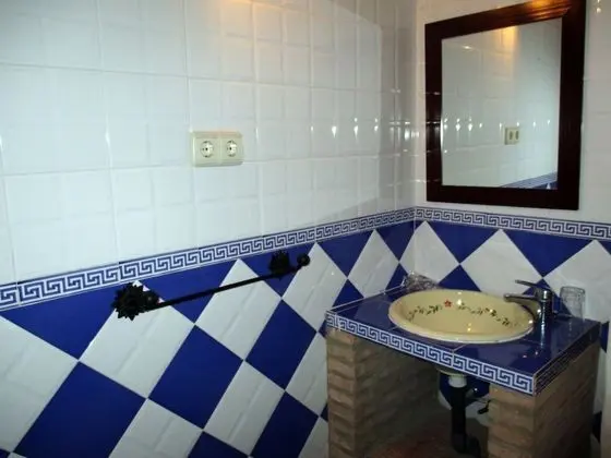 Üç Kişilik Oda
